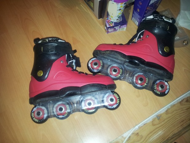 Custom red Horn SL skates